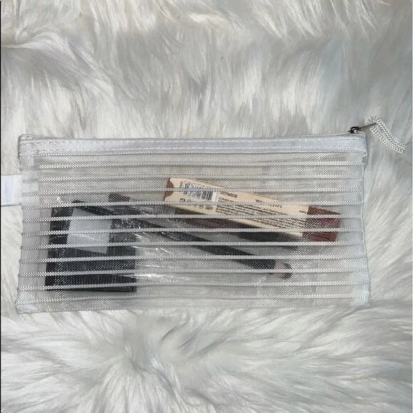 Farmasi Makeup Bundle - Picture 10 of 10